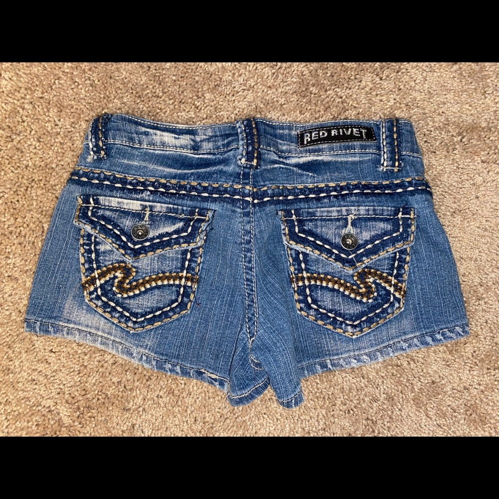 Red Rivet Jean Shorts - Picture 2 of 2
